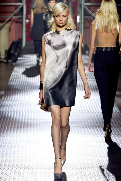 Look 13